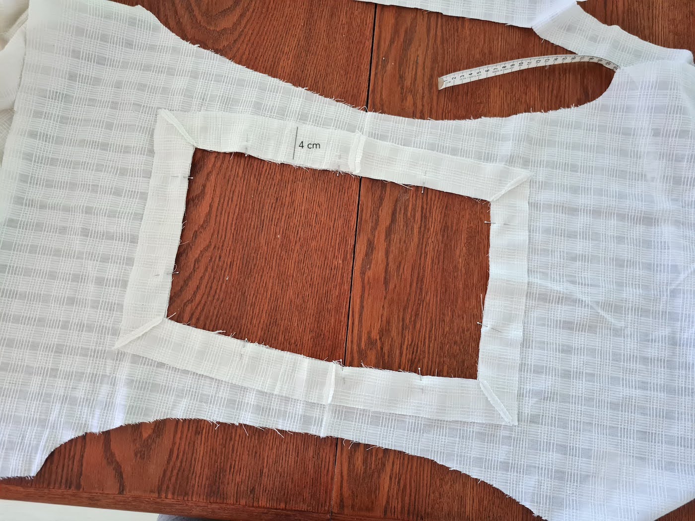 How To Sewing a Square Neckline Contour Affair